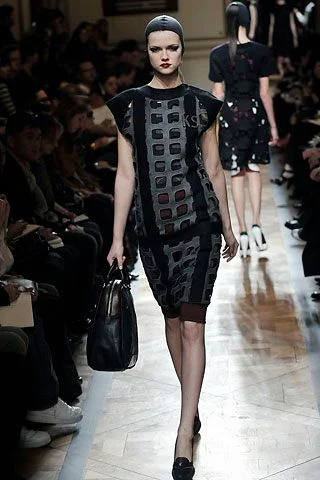 Look 10